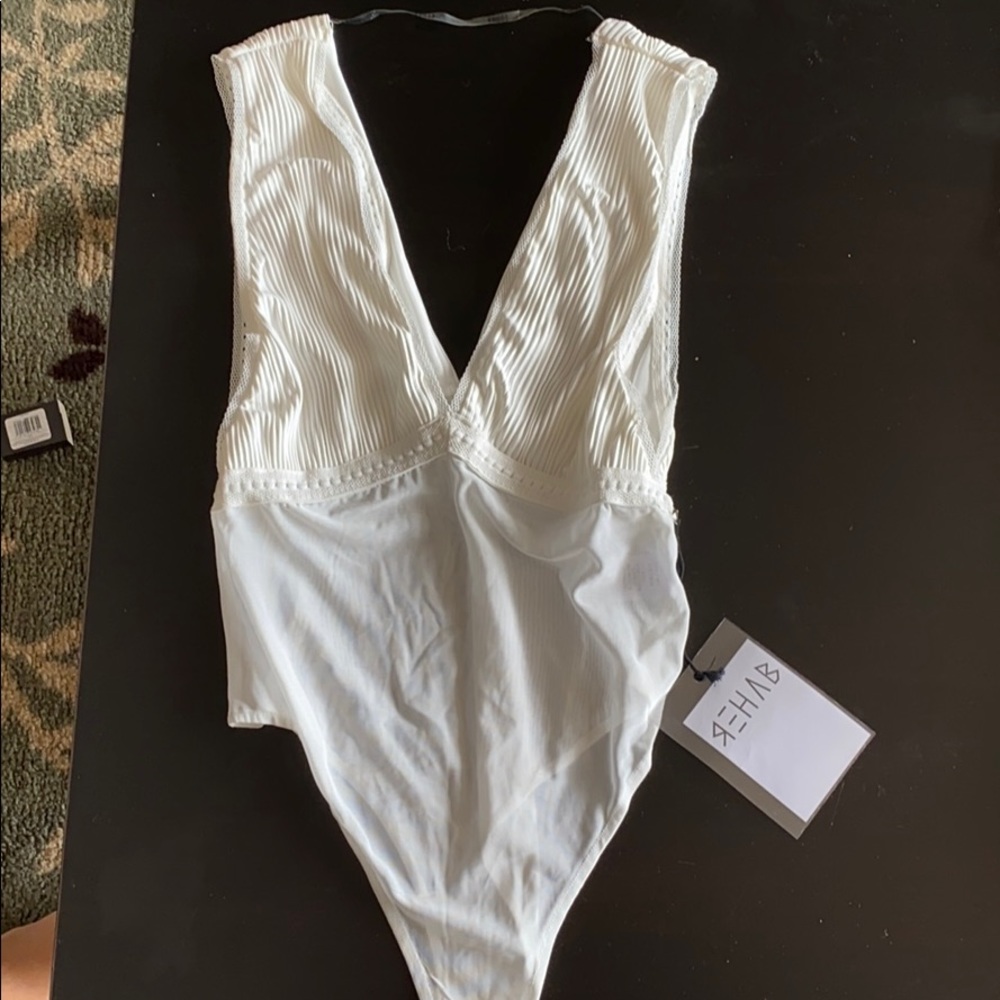 *NWT* Rehab White Plunge Bodysuit